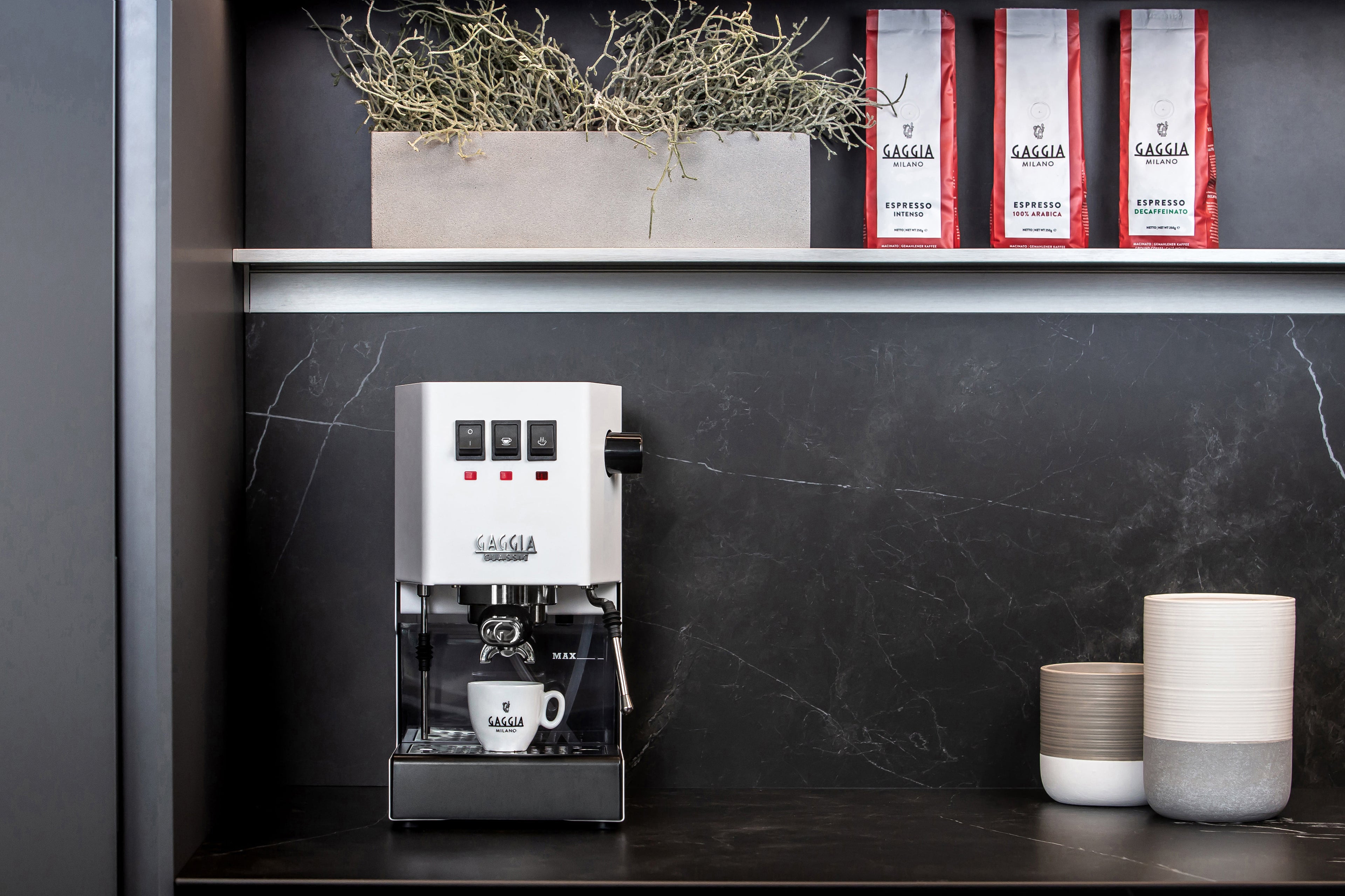 Cafeteira Italiana Manual Espresso Gaggia Classic Pro E24 Branco